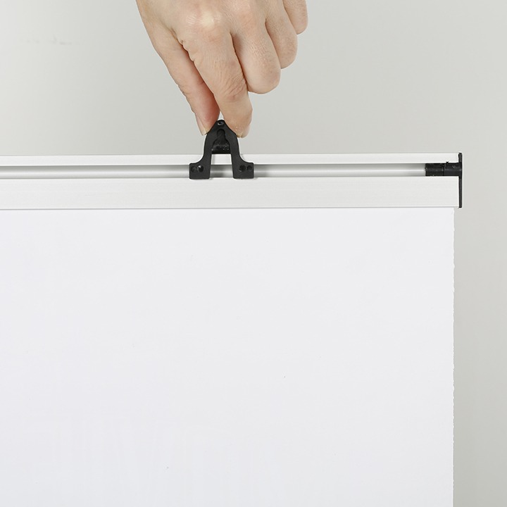 MT Displays | Poster Clamp 1.18″