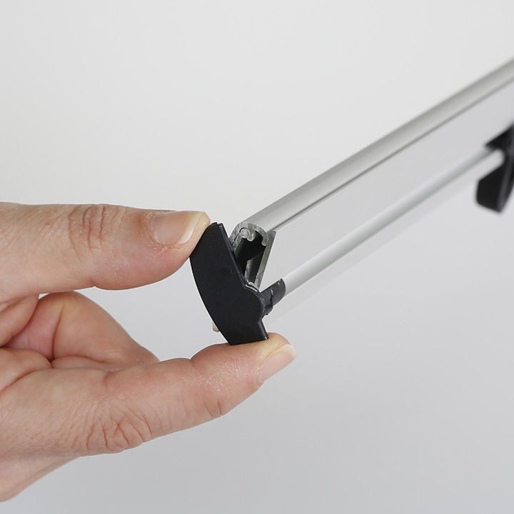 MT Displays | Poster Clamp 1.18″