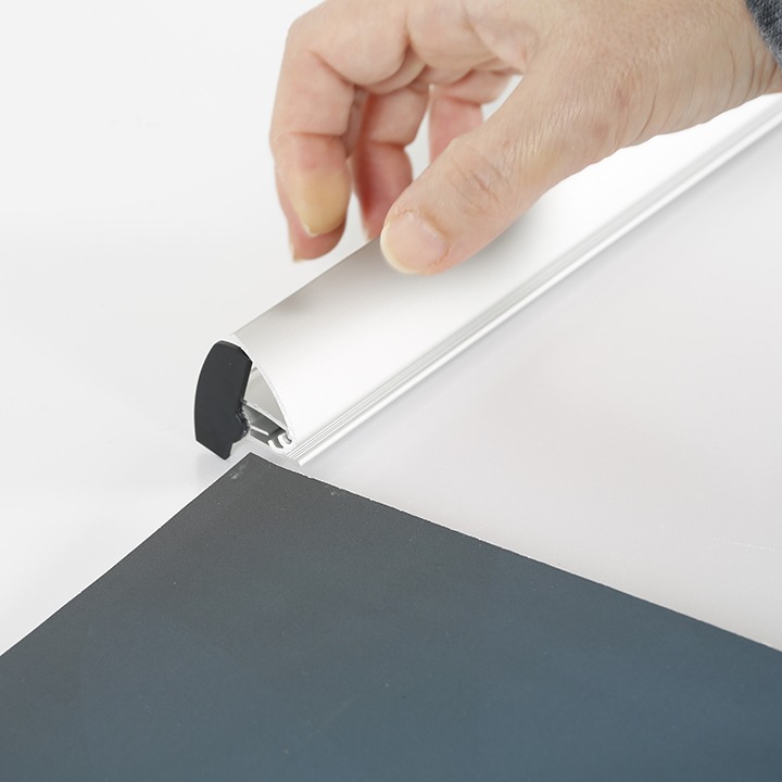 MT Displays | Poster Clamp 1.18″