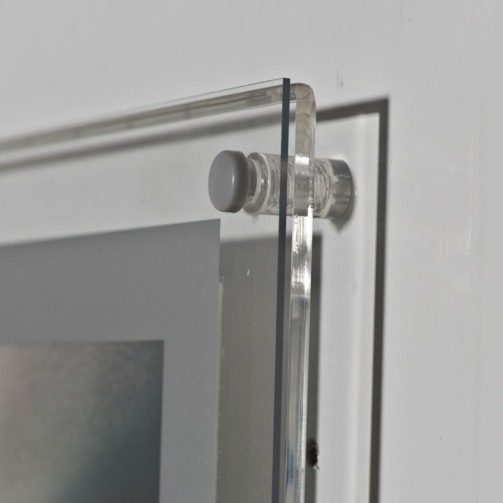 MT Displays | AcryLed for Wall Mounting
