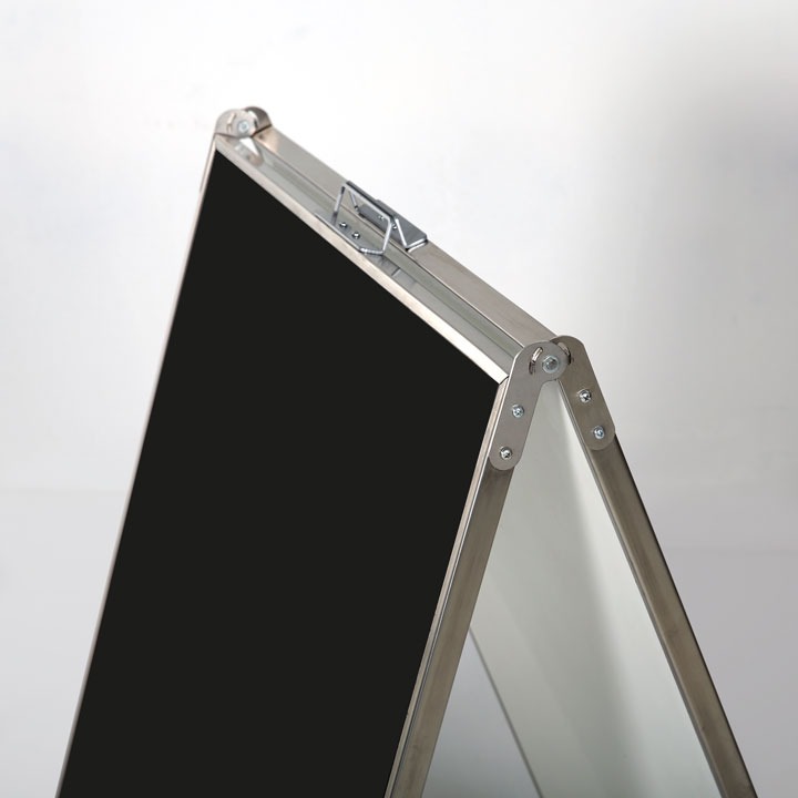 MT Displays | Pavement Sings